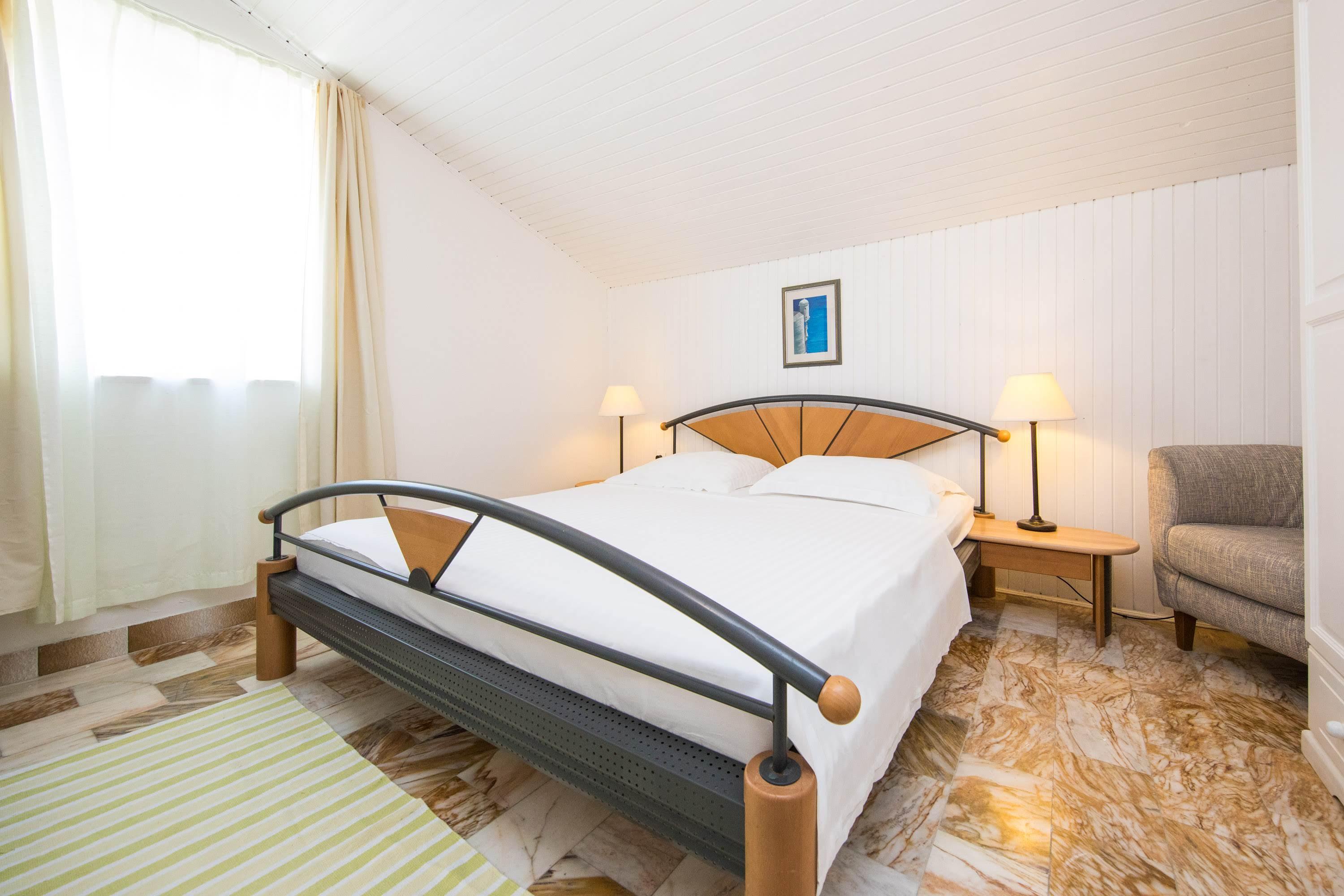 Guest House J&J Затон Екстериор снимка