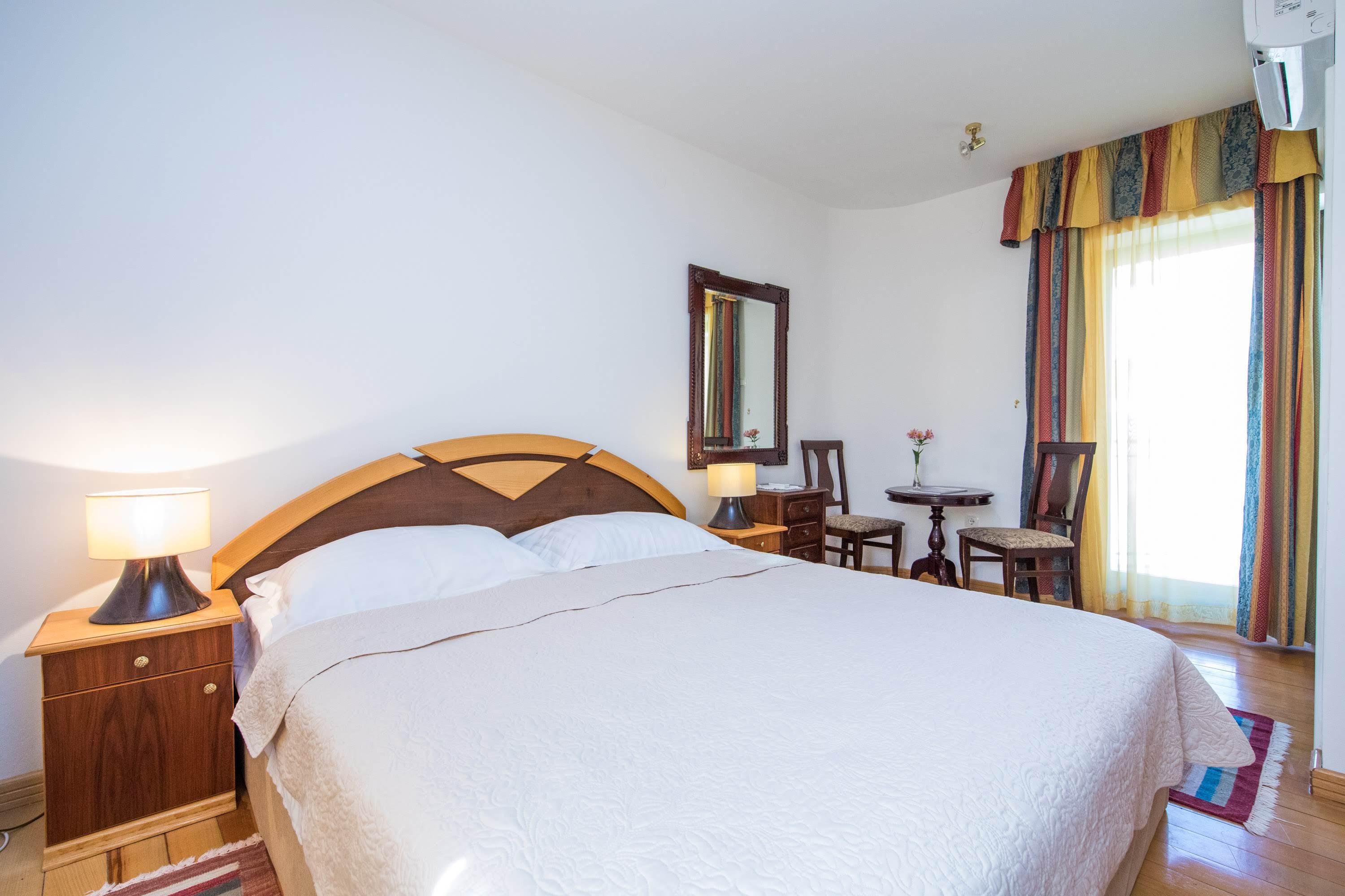 Guest House J&J Затон Екстериор снимка