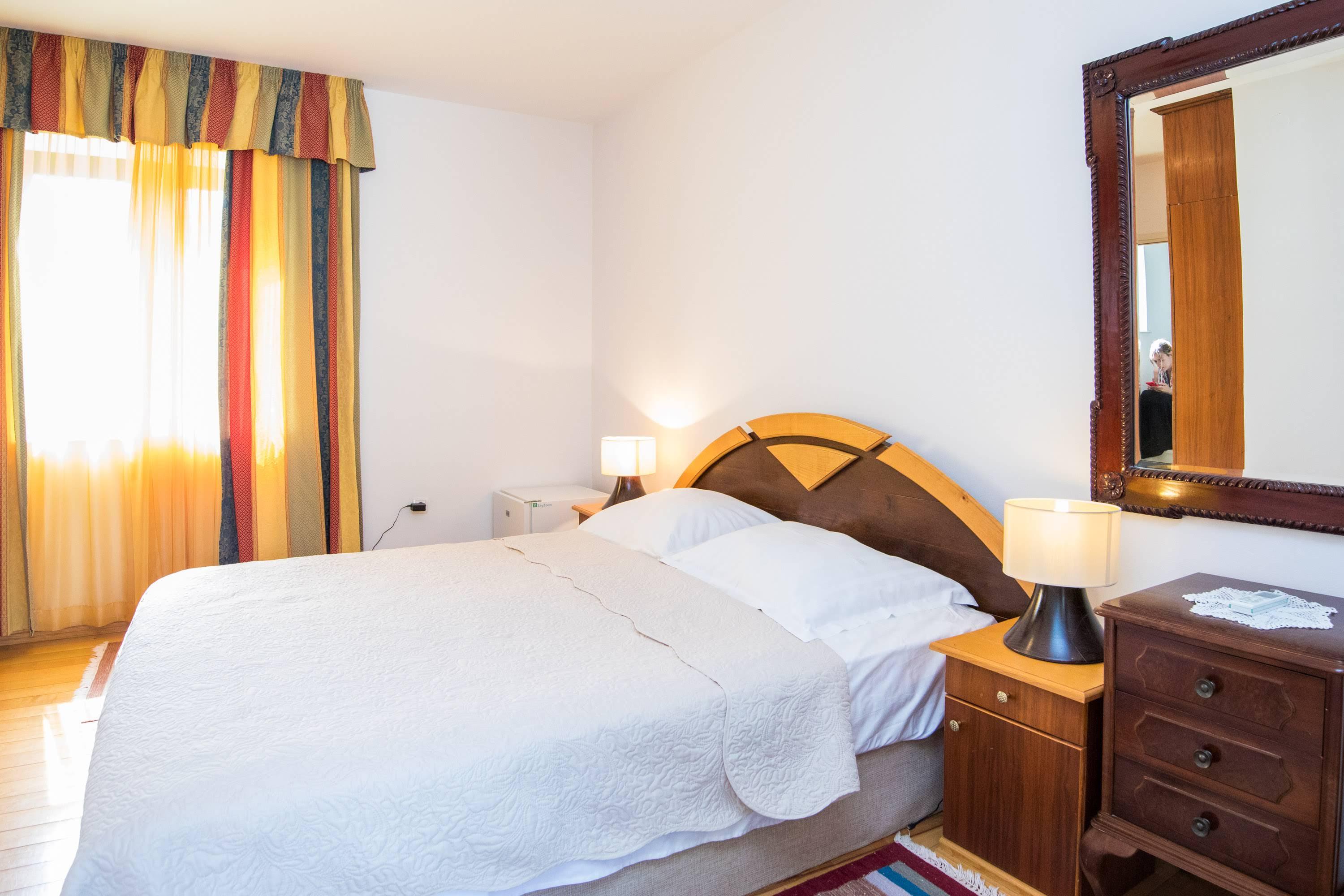 Guest House J&J Затон Екстериор снимка
