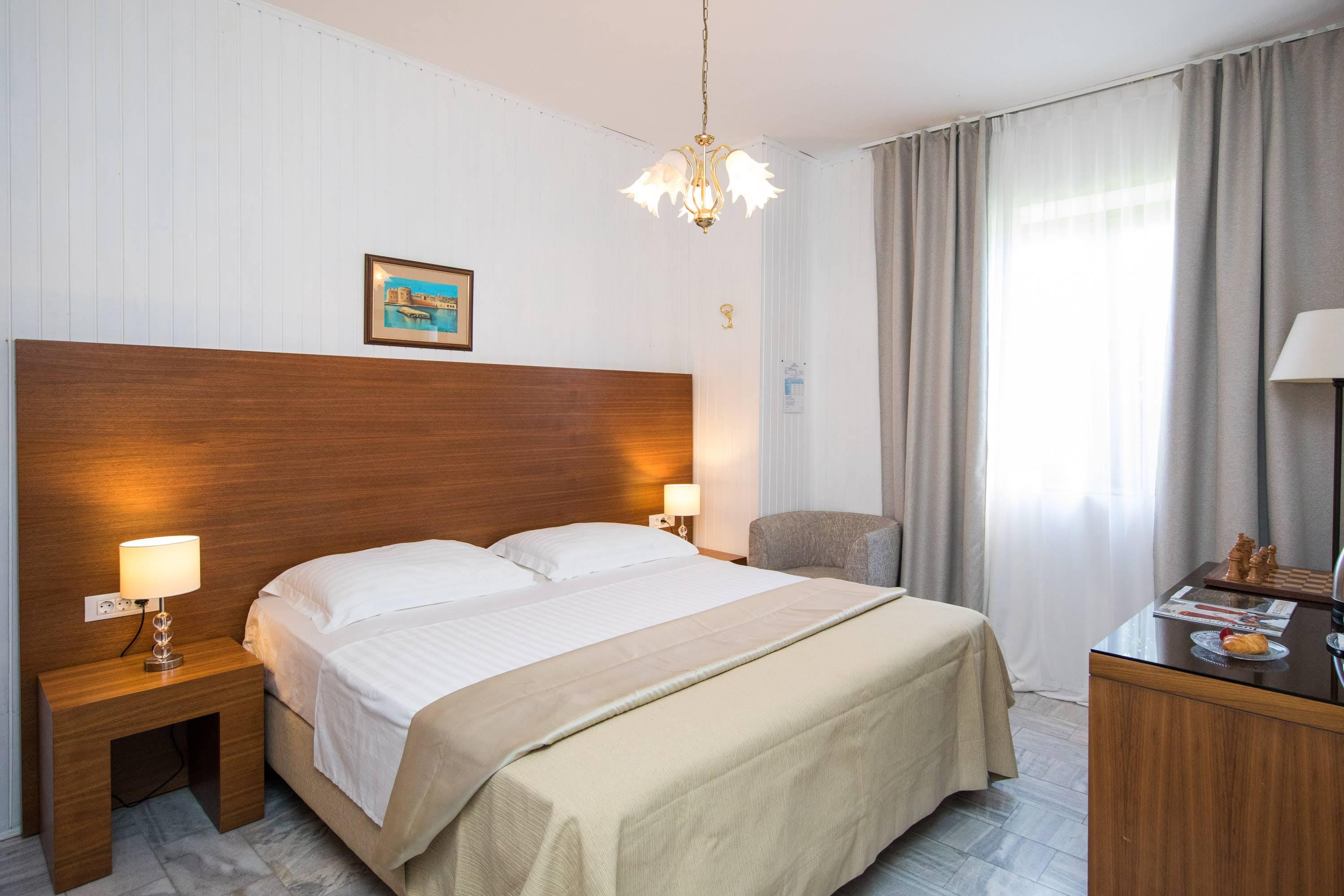 Guest House J&J Затон Екстериор снимка