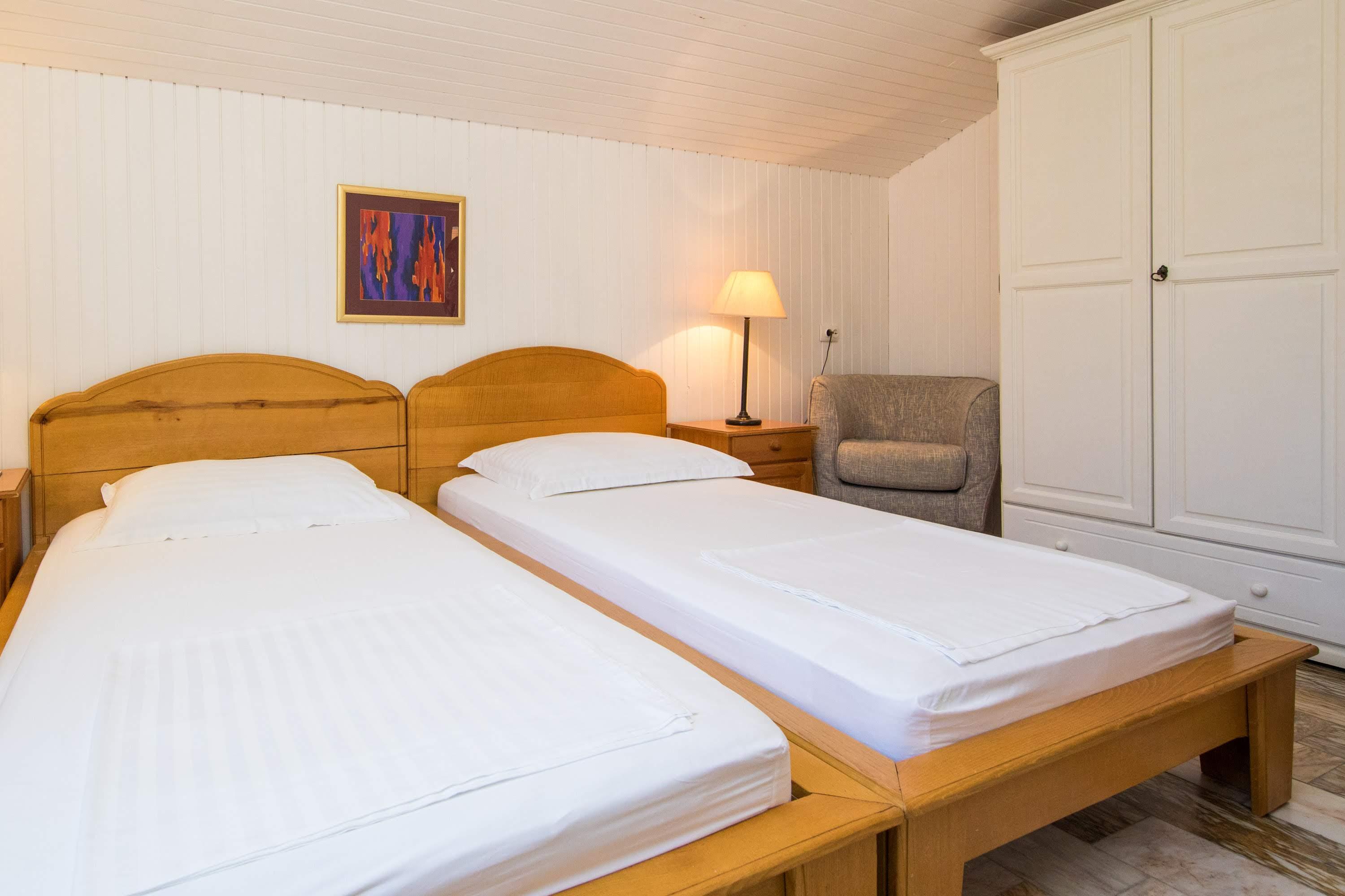 Guest House J&J Затон Екстериор снимка