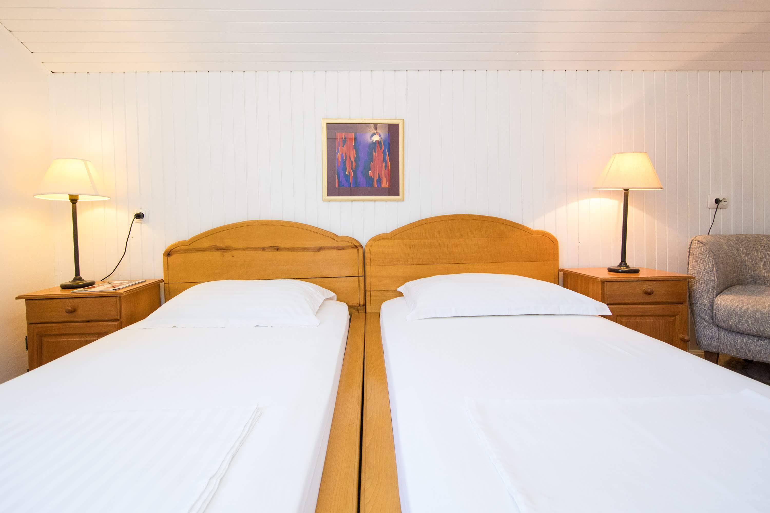 Guest House J&J Затон Екстериор снимка