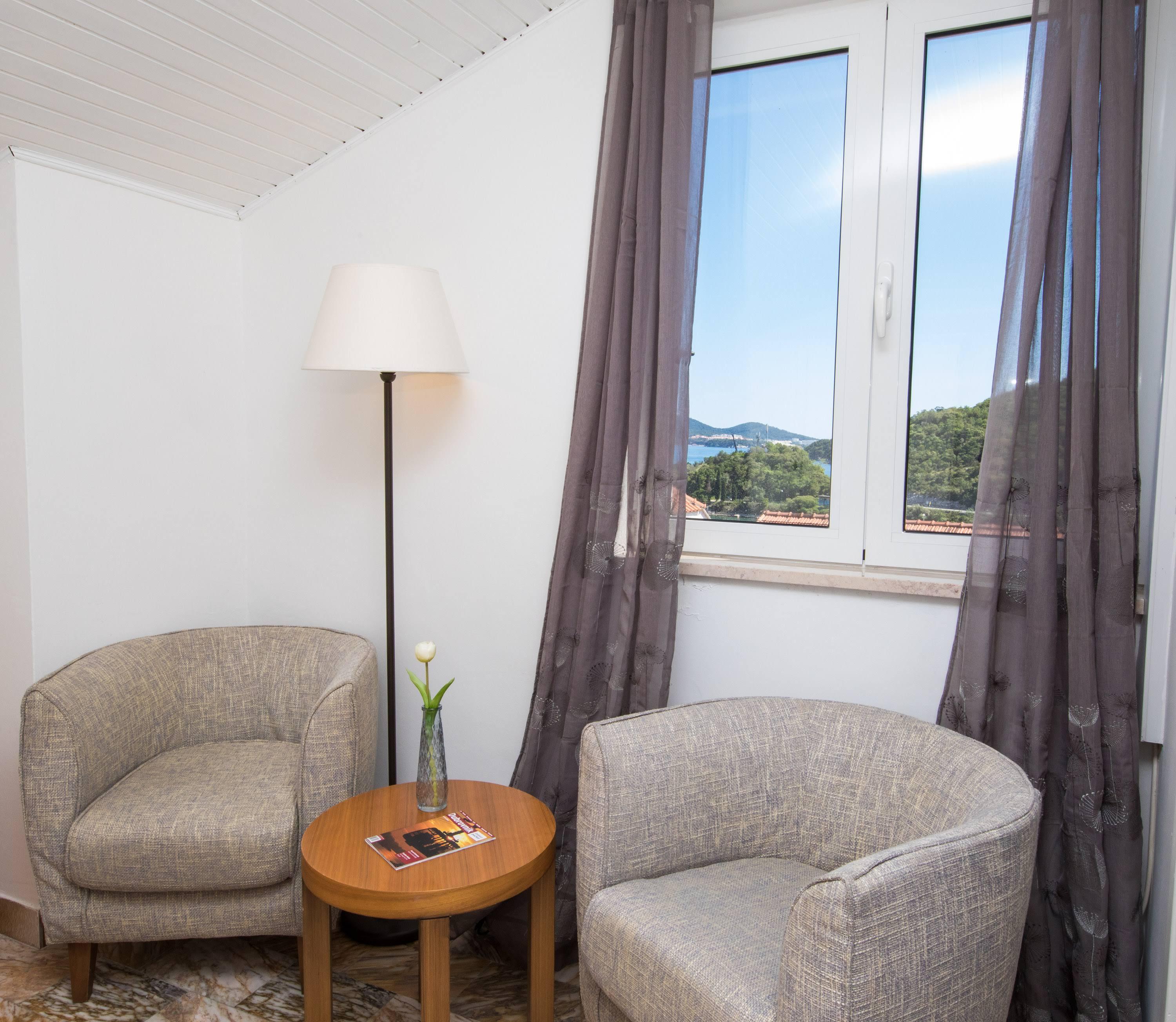 Guest House J&J Затон Екстериор снимка