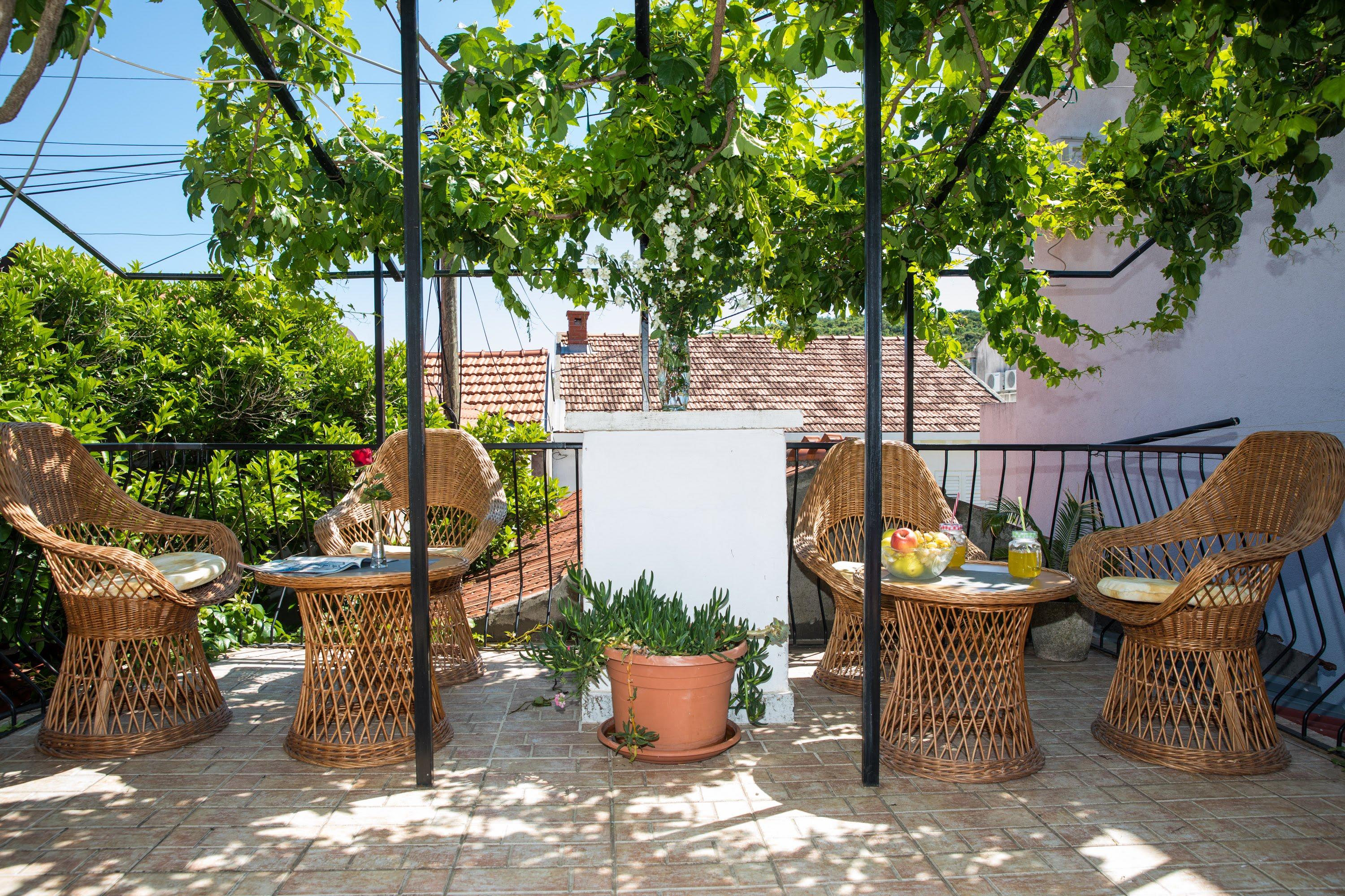 Guest House J&J Затон Екстериор снимка