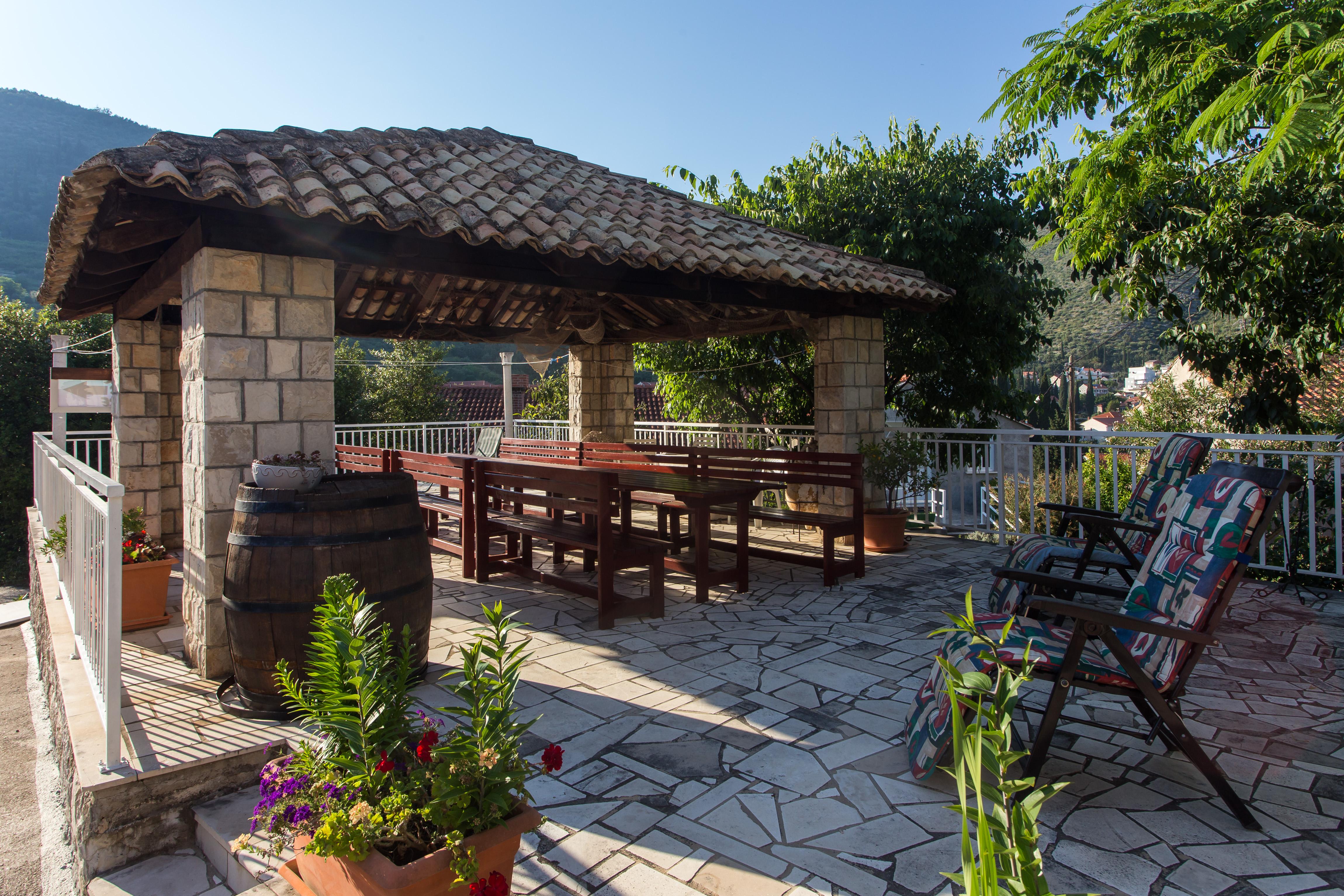 Guest House J&J Затон Екстериор снимка