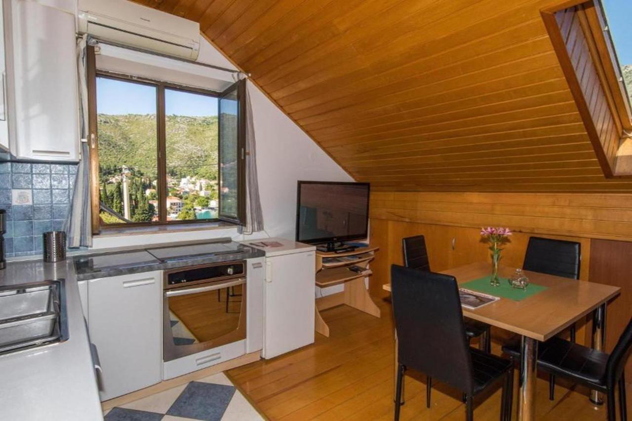 Guest House J&J Затон Екстериор снимка