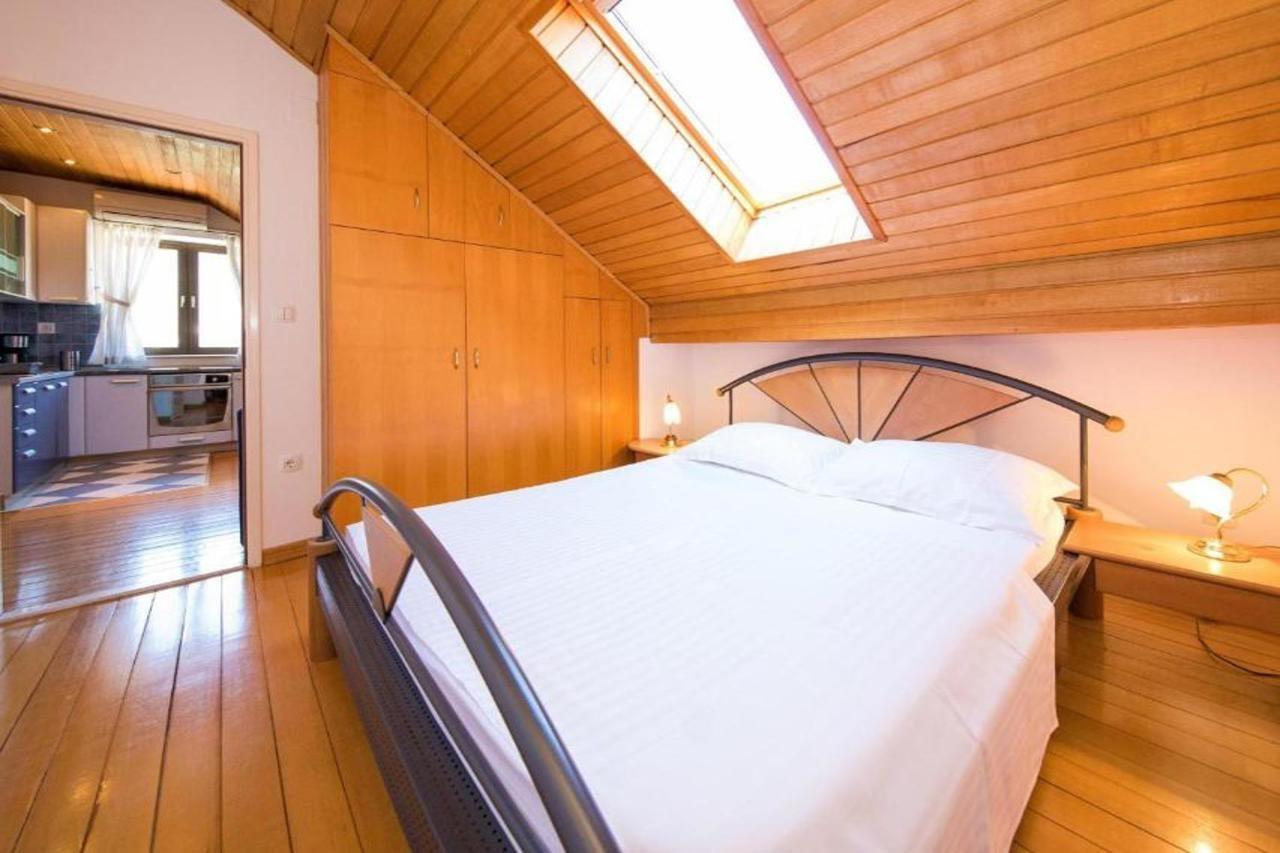 Guest House J&J Затон Екстериор снимка